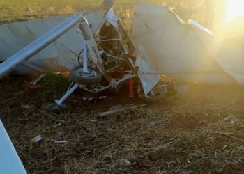 Salió a probar la avioneta que había construido, se accidentó y murió