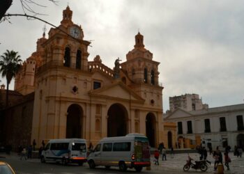 Se espera un sábado nublado con un marcado descenso de la temperatura en la ciudad