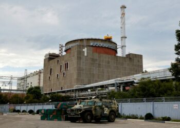Alarma en Ucrania: bombardeos nocturnos comprometen la central nuclear de Zaporiyia