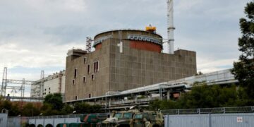 Alarma en Ucrania: bombardeos nocturnos comprometen la central nuclear de Zaporiyia