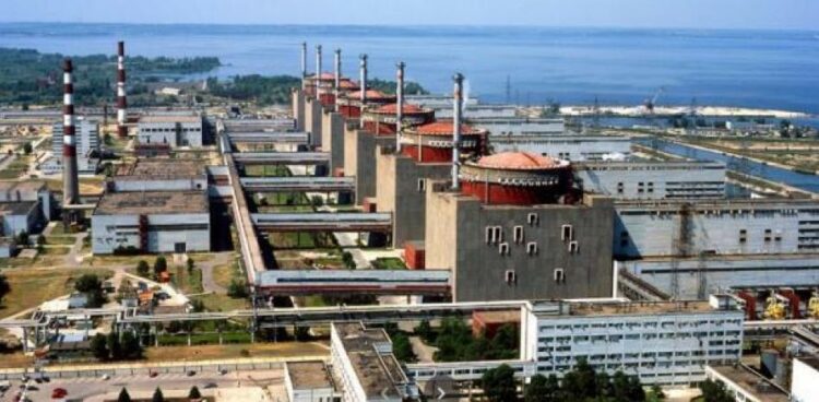 La central nuclear de Zaporiyia, ocupada por las fuerzas rusas, es la más importante de toda Europa.