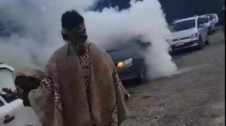Realizaban una ceremonia mapuche en Villa Mascardi y la policía les disparó con gases