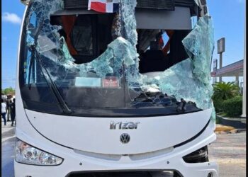 Dos turistas argentinas fallecieron tras el vuelco de un colectivo