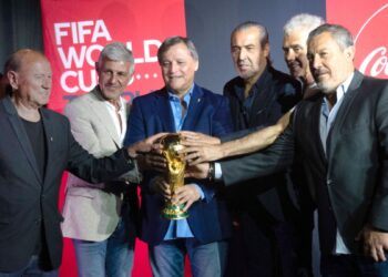 Volvieron a levantarla