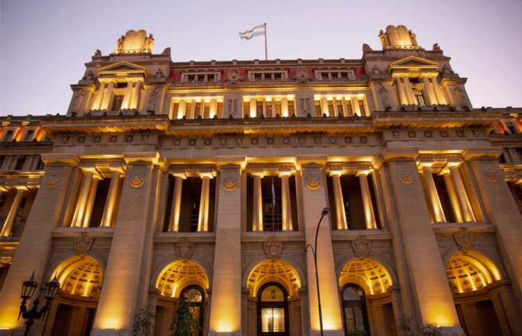 Miembros de la Corte recibieron ingresos secretos