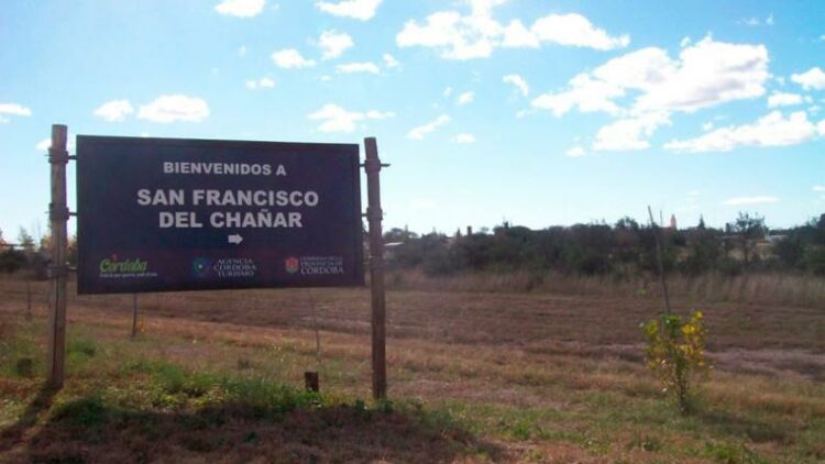 Hallaron muerta a una docente en una cisterna en el patio de su casa