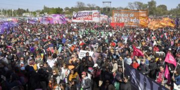 Más de 100 mil mujeres y disidencias en la marcha de cierre del 35 Encuentro Plurinacional
