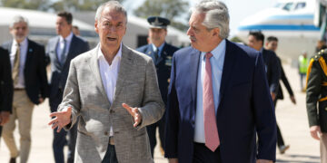 Fernández está en Córdoba donde firmará un contrato para el desarrollo de un lanzador espacial