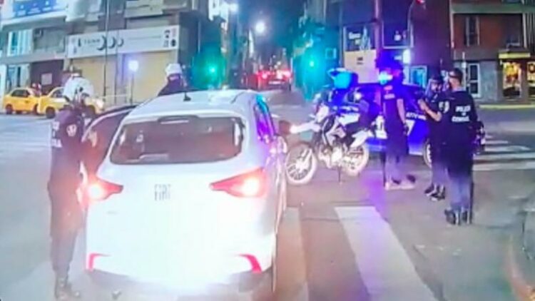 Apartaron a diez efectivos policiales por no actuar e interferir cuando Blas Correas agonizaba
