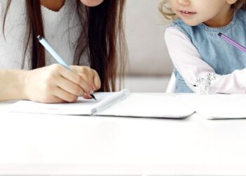 La Justicia autorizó a una mujer soltera la adopción de una niña de tres años