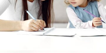 La Justicia autorizó a una mujer soltera la adopción de una niña de tres años