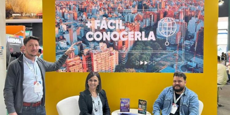 El director de Promoción, Francisco Marchiaro, presentó la página web.