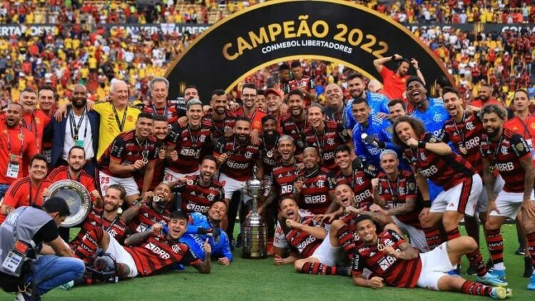 Flamengo venció a Atlético Paranaense y gritó campeón en Guayaquil