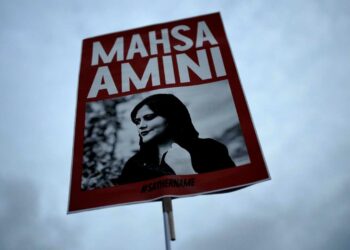 Fuerzas iraníes abren fuego contra manifestantes tras semanas de protestas por la muerte de Amini