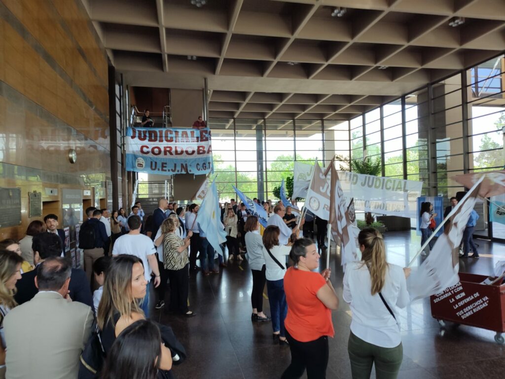 Judiciales pararon contra el posible pago de Ganancias