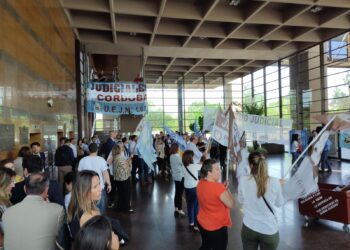 Judiciales pararon contra el posible pago de Ganancias