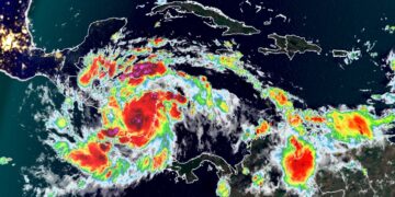 Nicaragua acelera las evacuaciones ante la llegada del huracán Julia