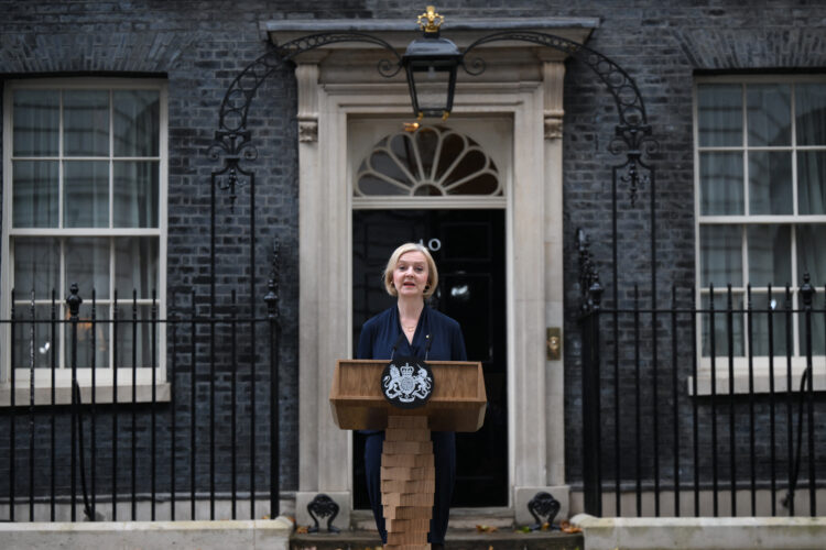 Renunció la primera ministra británica Liz Truss, tras 45 días en el cargo