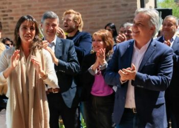 Gesto de Llaryora hacia el delasotismo con miras al 2023