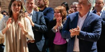 Gesto de Llaryora hacia el delasotismo con miras al 2023