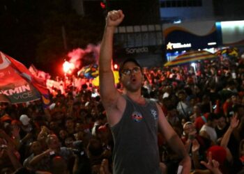 Lula tuvo un baño de masas y dijo que Bolsonaro no lo llamó para reconocer la derrota