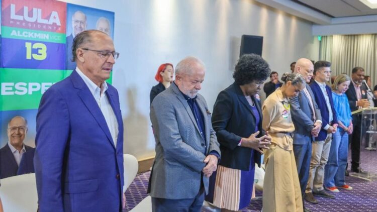 Disputa por el voto evangelista en Brasil