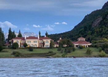 Denuncian a los jueces que habrían viajado en un vuelo privado a la estancia de Joe Lewis