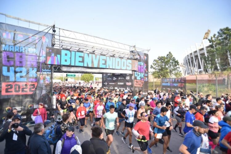 Más de 17.000 participantes compitieron en la Maratón de la ciudad