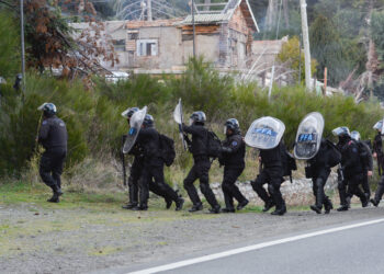 Despliegan un operativo interfuerzas en Villa Mascardi y hay máxima tensión con la comunidad mapuche
