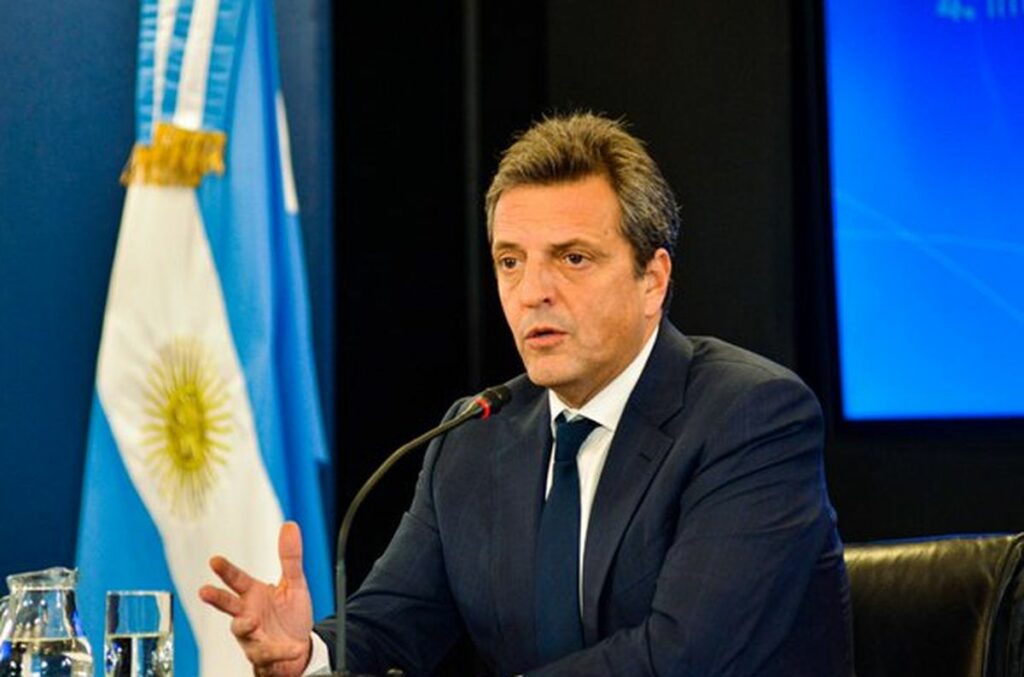 Massa anunció que se mantiene la eliminación de retenciones para exportaciones automotrices Massa anunció que se mantiene la eliminación de retenciones para exportaciones automotrices