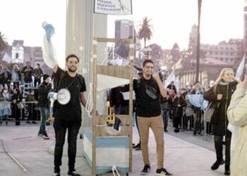 Detuvieron a tres integrantes de Revolución Federal por encabezar violentas protestas