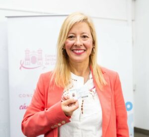 La primera nieta recuperada en Córdoba ya tiene el DNI con su identidad real La primera nieta recuperada en Córdoba ya tiene el DNI con su identidad real