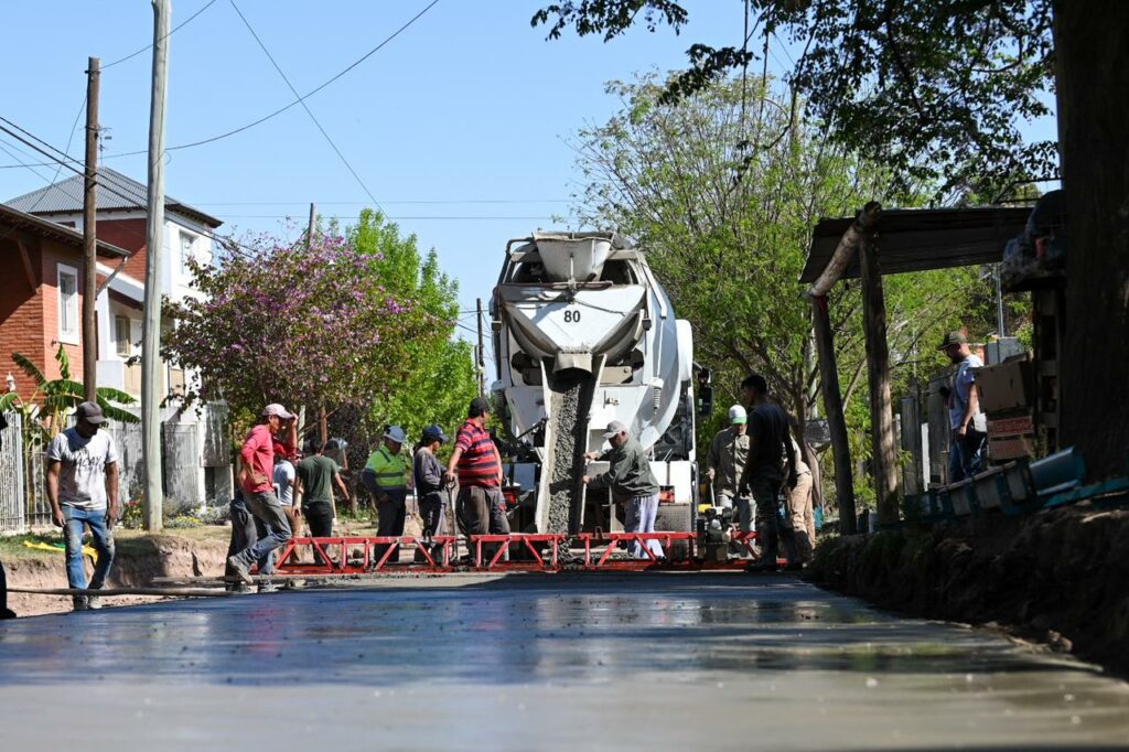 Se dio inicio a la pavimentación en Rivera Indarte