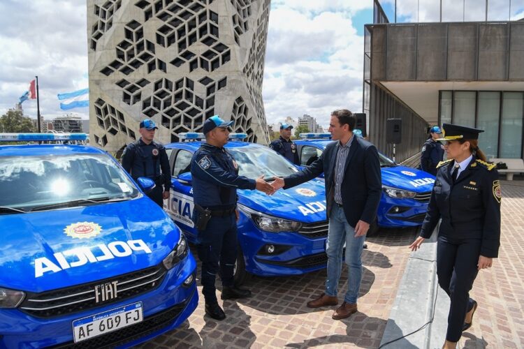 Refuerzan la seguridad en esta capital con 42 nuevos móviles
