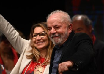 Bolsonaro sorprende y obliga a Lula a disputar la segunda vuelta para volver al poder