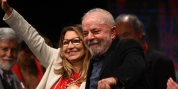 Bolsonaro sorprende y obliga a Lula a disputar la segunda vuelta para volver al poder