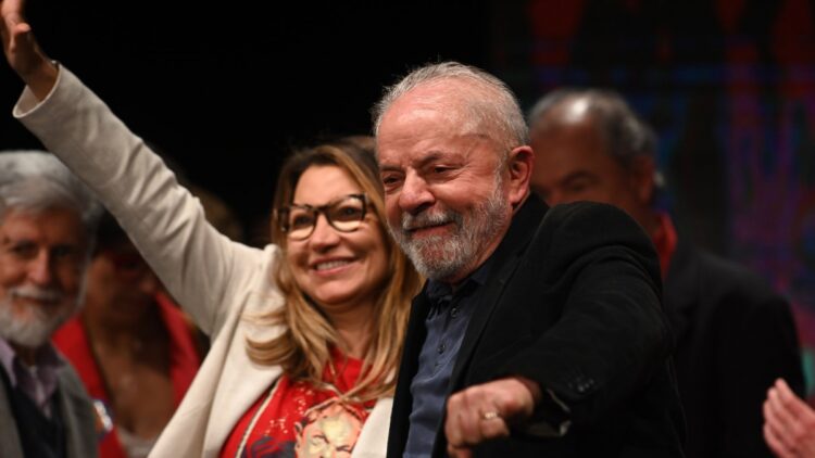 Bolsonaro sorprende y obliga a Lula a disputar la segunda vuelta para volver al poder
