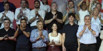 De Loredo y Negri llamaron a terminar con el populismo