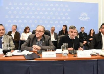 El oficialismo logró incluir un artículo para que todos los jueces paguen Ganancias