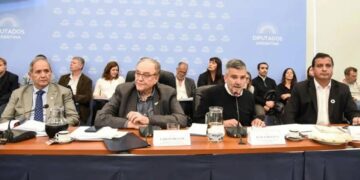 El oficialismo logró incluir un artículo para que todos los jueces paguen Ganancias