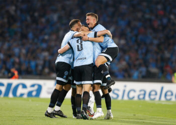 Fiesta y goleada en el Kempes