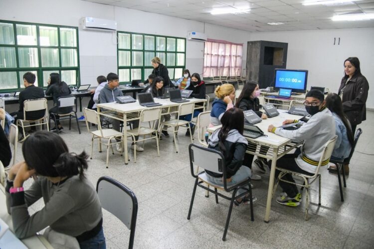 Más de 24.000 estudiantes participan de la prueba Prisma