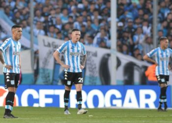 Racing perdió ante River y dejó escapar otra gran posibilidad de ser campeón