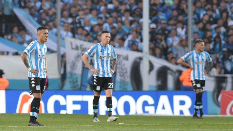 Racing perdió ante River y dejó escapar otra gran posibilidad de ser campeón