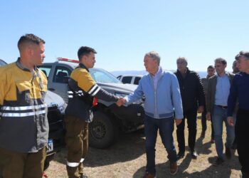 Schiaretti sobrevoló la zona afectada por el fuego