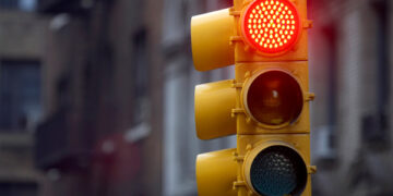 Por la alta incidencia de inseguridad, sugieren adelantar la intermitencia de semáforos