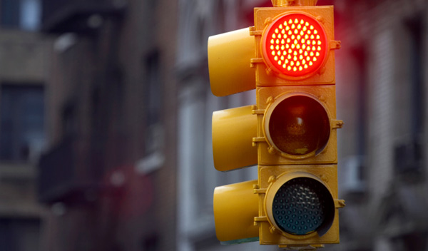 Por la alta incidencia de inseguridad, sugieren adelantar la intermitencia de semáforos