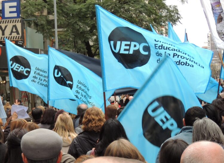 La UEPC denunció descuentos “injustos” en sueldos docentes