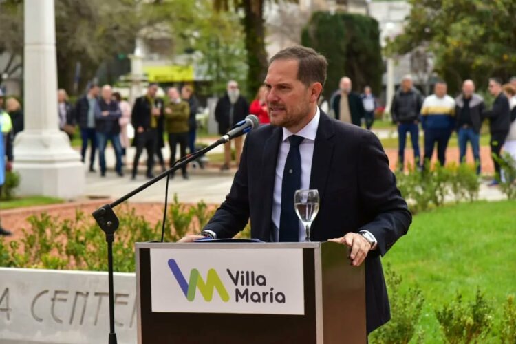 Acusan a Gill de trabajar para la candidatura a gobernador de Llaryora
