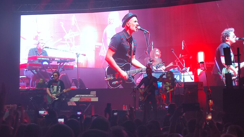 Andrés Calamaro pasó por Córdoba e hizo vibrar la Plaza de la Música